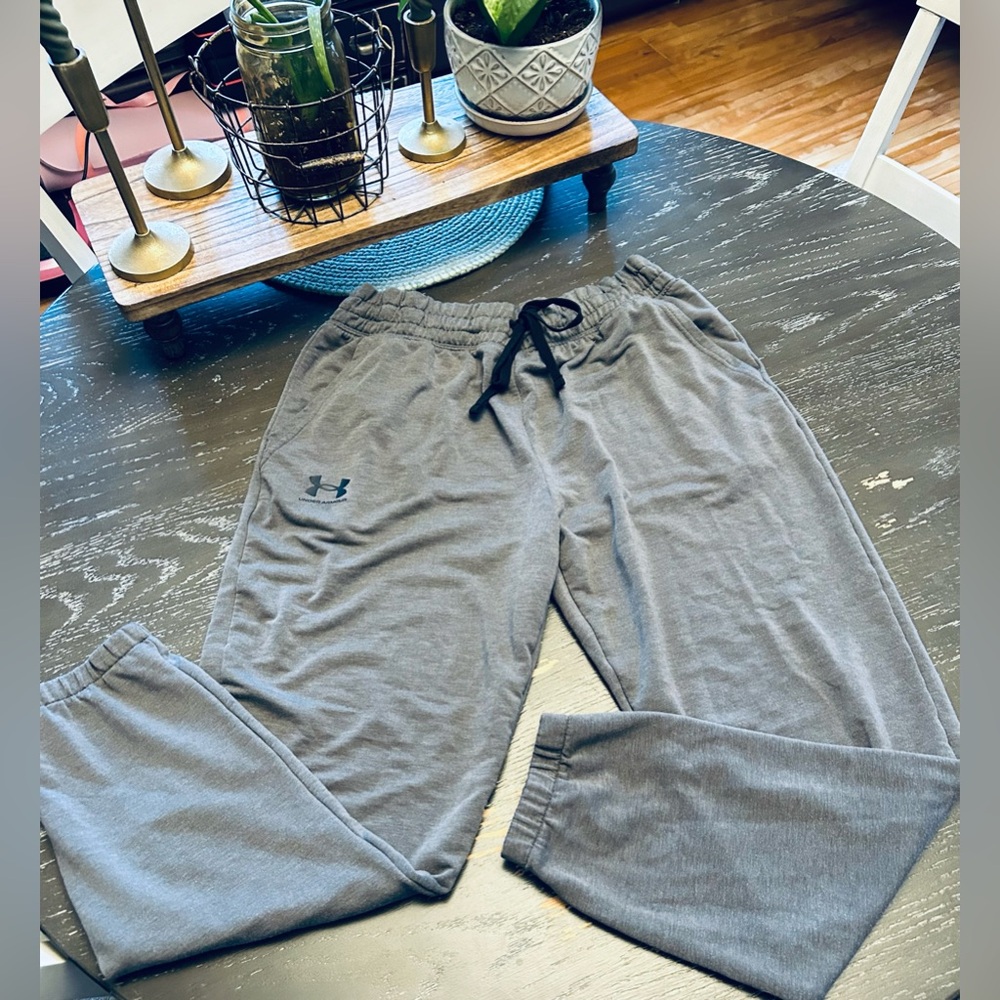 Men’s Loose Fit Under Armour grey joggers.  Size Medium - Picture 2 of 6